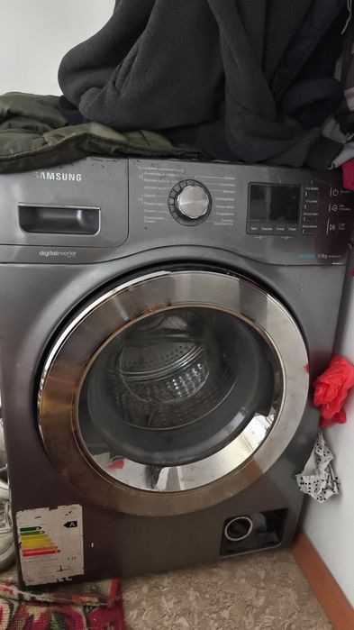 Холодильник работает