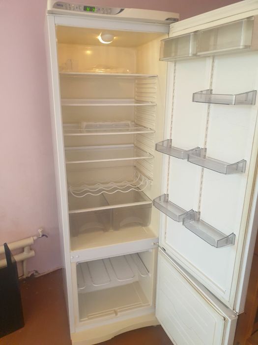 Срочно Продаётся холодильник