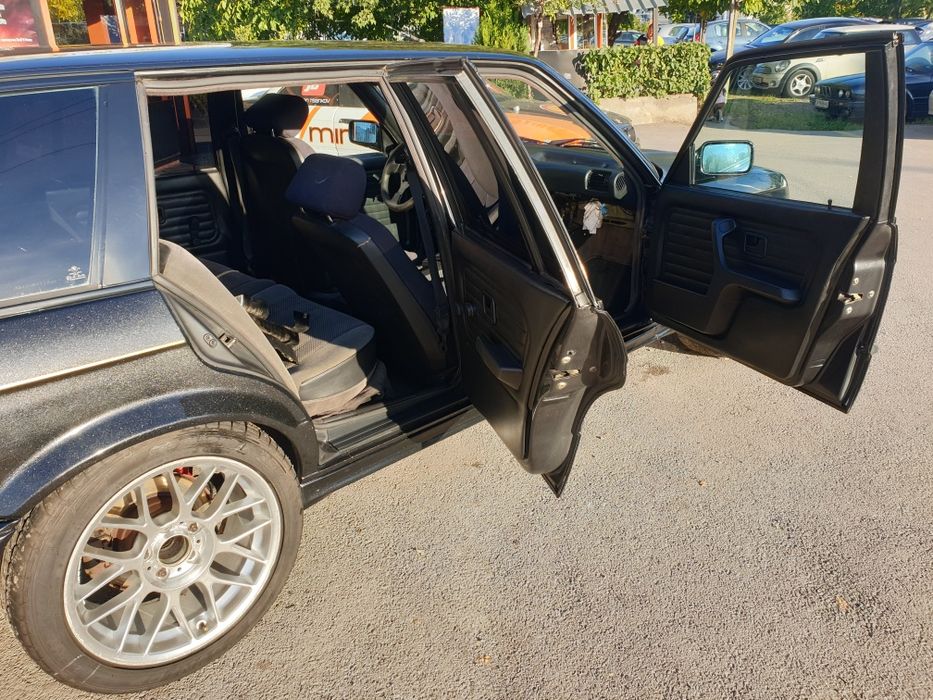 BMW Е30 318i Touring на части