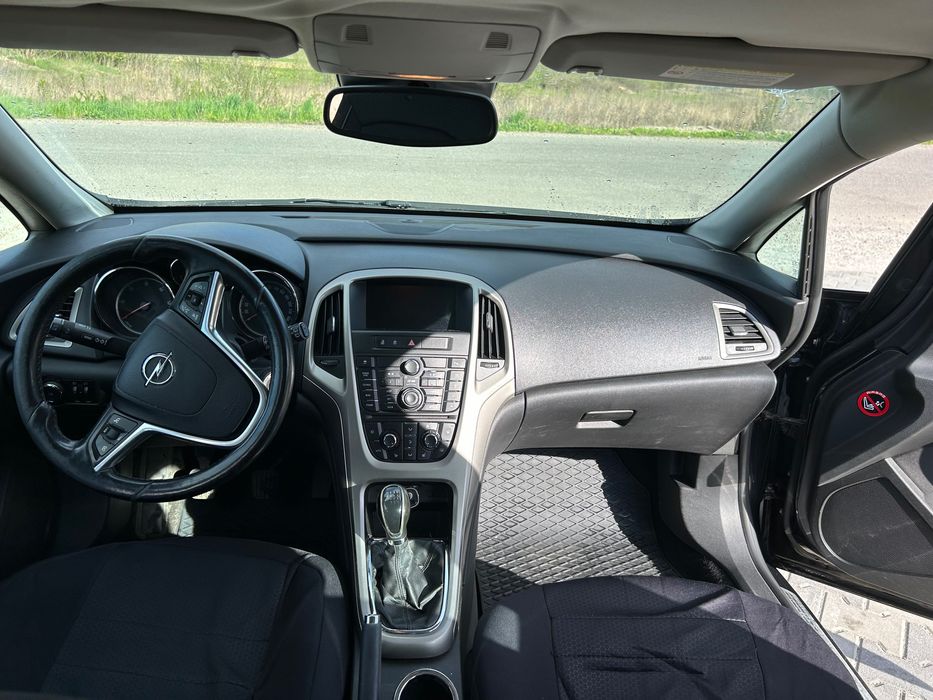 Opel Astra J 2010