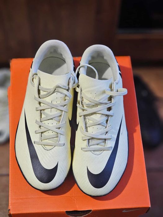Ghete fotbal copii Nike Mercurial Vapor 15 Club TF Junior 37.5