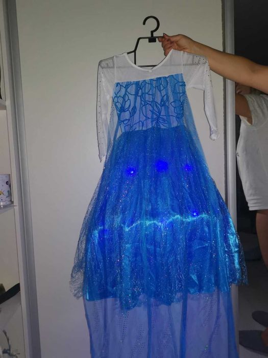 Хелоуин костюм-светеща рокля на Елза от Фроузън с ДВА подаръка