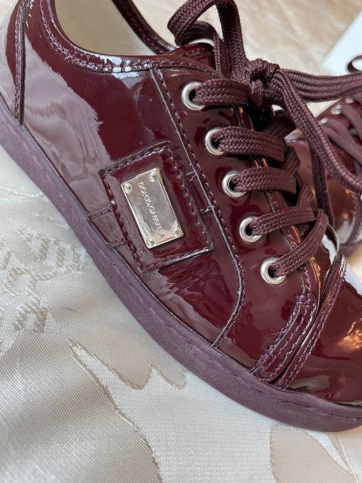 Кеды на девочку лаковые