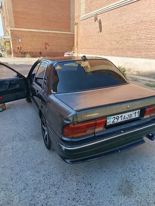 Митсубиши Галант