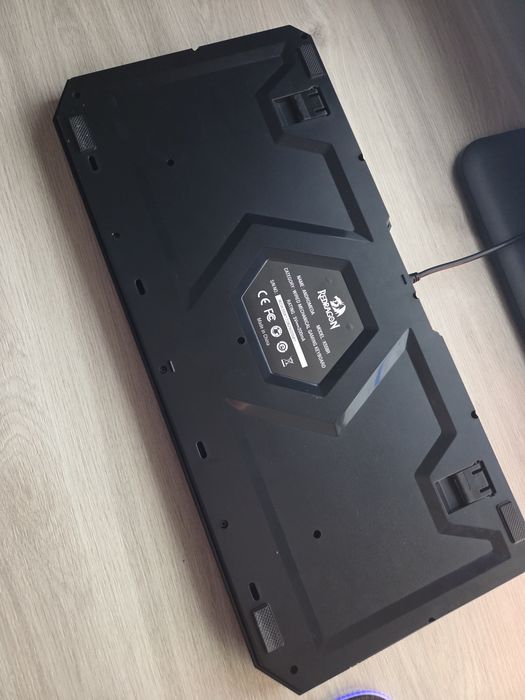 tastatura gaming redragon rgb