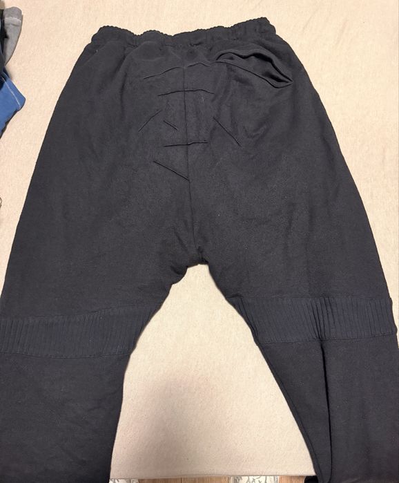 Luda knit pants и ключодържател