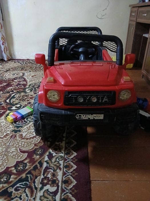 детская машинка jeep внедорожник