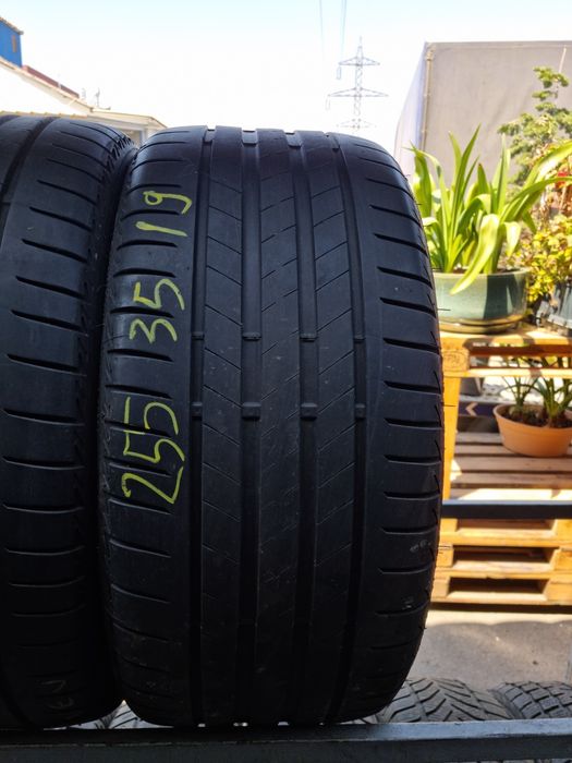 Anvelope 255/35/19 Vara Bridgestone DOT 2023