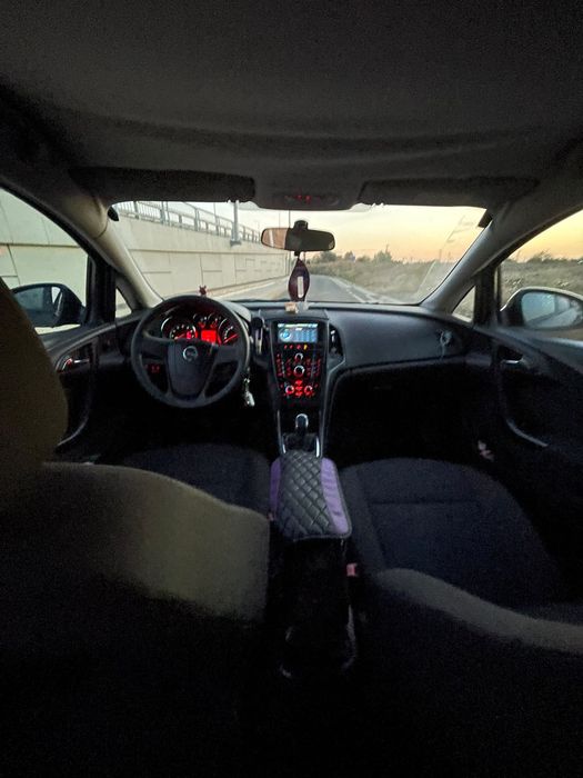 Opel Astra J 2012
