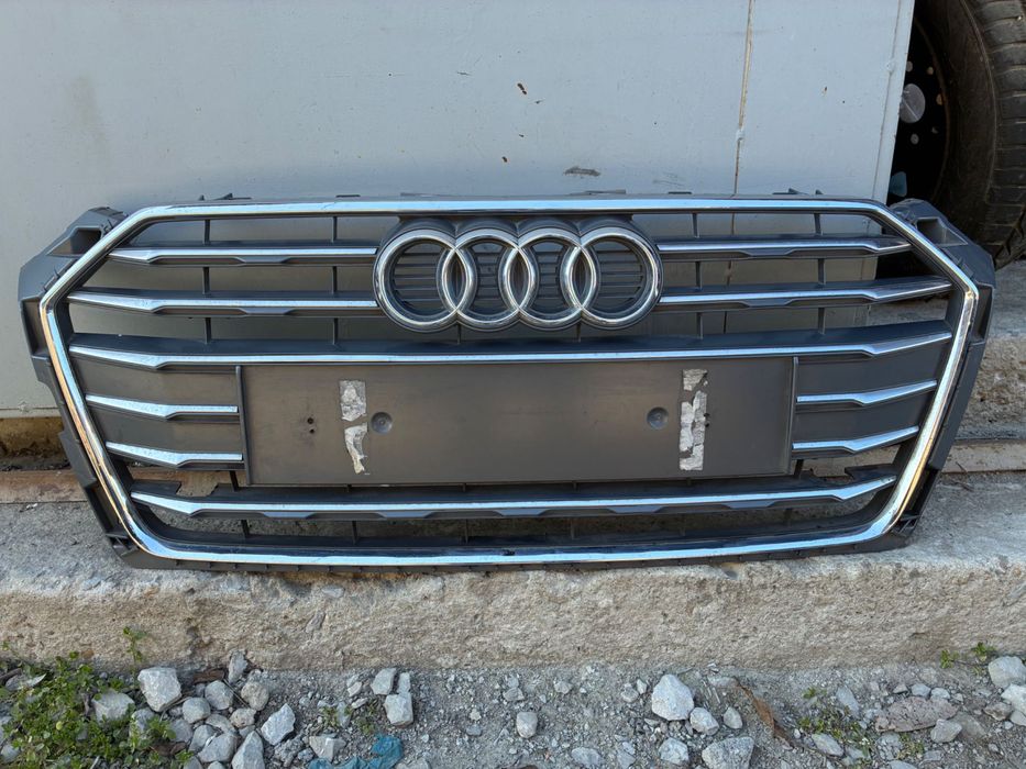Решетка предна броня Audi A5. S-line. Ауди А5. 16-19г. 8W6853651R.