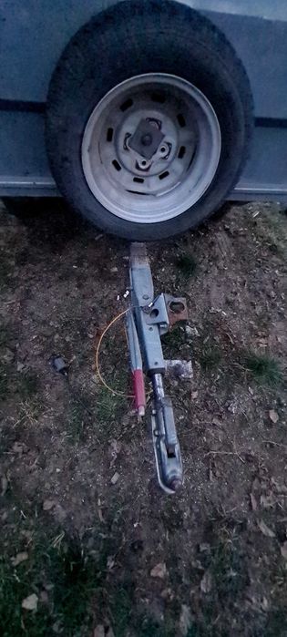 Vînd remorcă 750 kg cu 2 axe și frînă