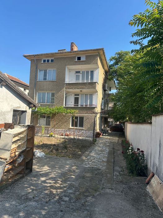 Продава се Къща в Свиленград - 459 кв.м за 833 €/кв.м - Снимка #1