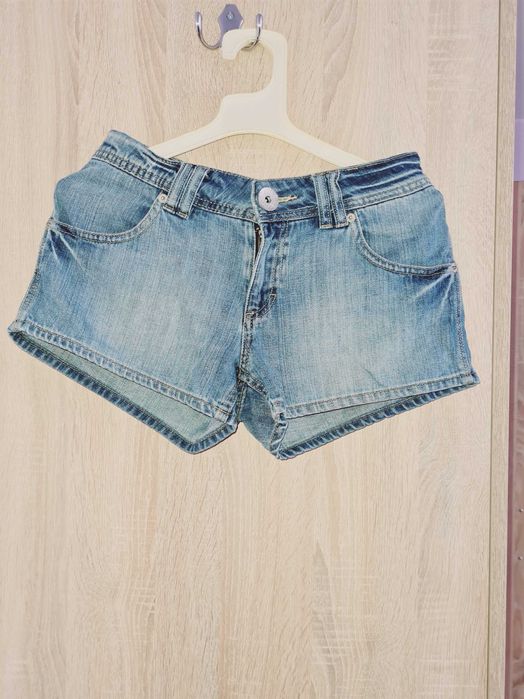 Къси дънкови панталони