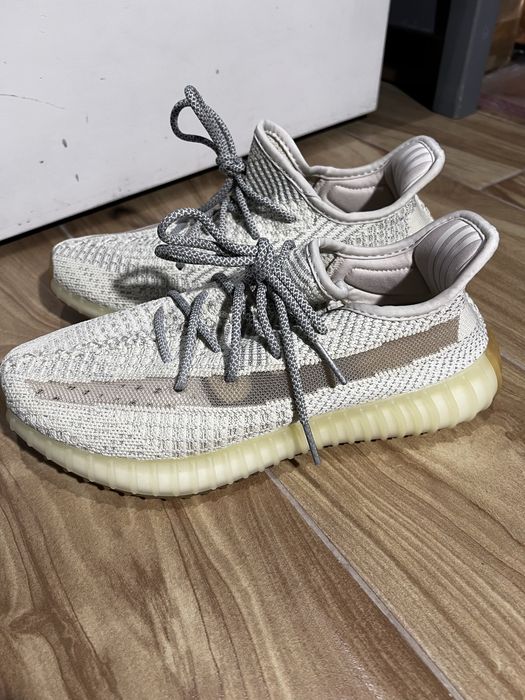 Кроссовки под yeezy