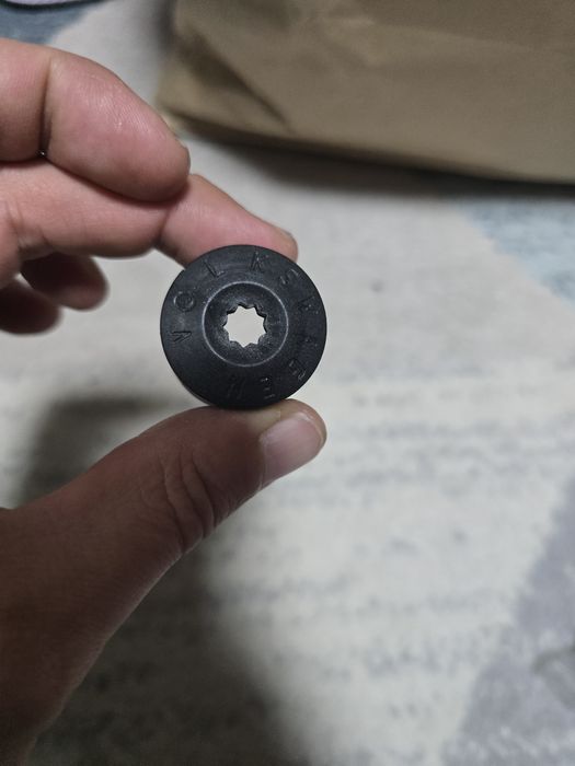 Vand set capace sub cheie de 17