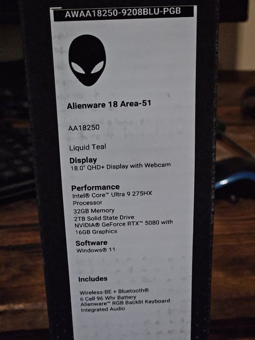 Чисто нов Alienware 18 Area-51 / Core Ultra 9 275HX / RTX 5080 16GB / 32GB / 2TB SSD / 300Hz