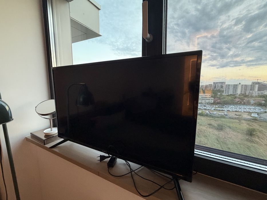 Vand televizor si stick smart