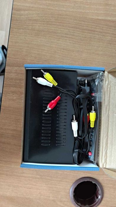 Телевизор и приставка