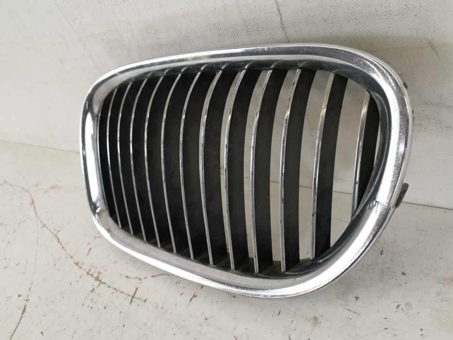 Решетка Радиатор Дясна Носач БМВ Серия 5 Е60/Е61 [фейслифт] [ - ] Ориг