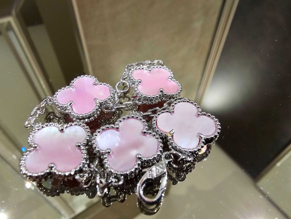 Van Cleef & Arpels VCA Silver Pink Opal 5 Motif Alhambra Дамска Гривна