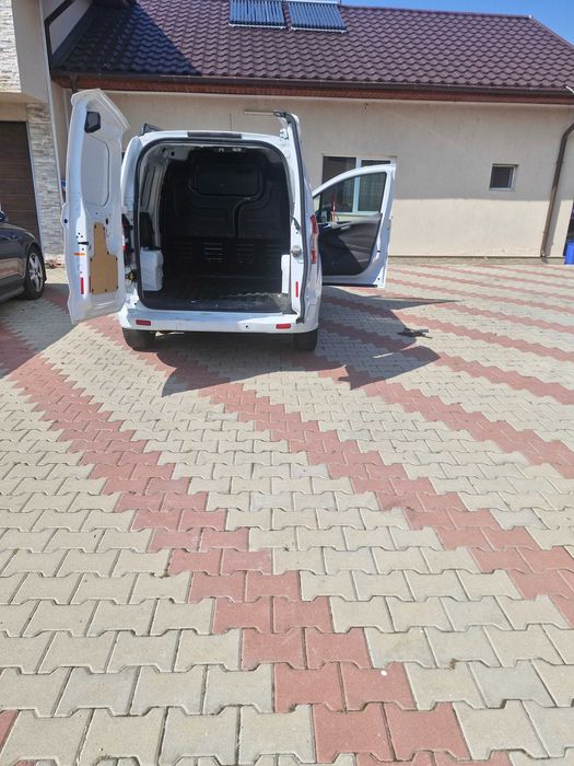 Ford Tranzit Courier