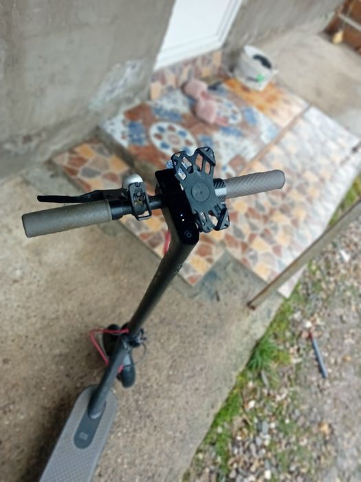 Vând  Trotineta electrica  instare bună