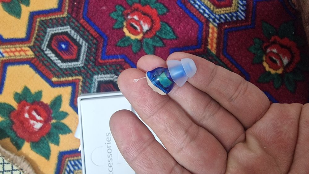 слуховой апарат  наушник