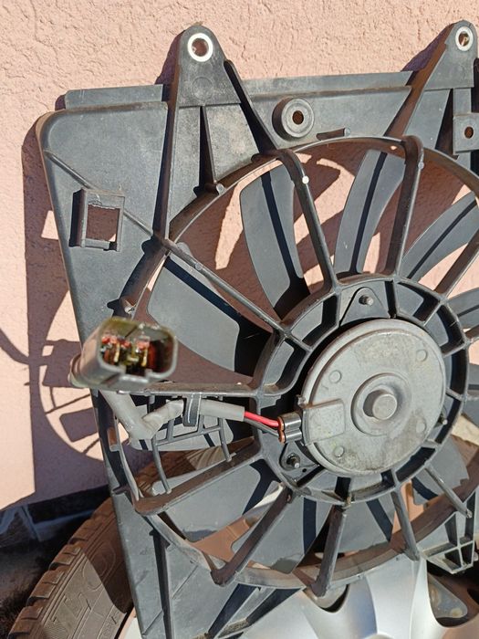 Vând Electroventilator Honda Civic 8 (2005- 2012) 2.2 CDTI