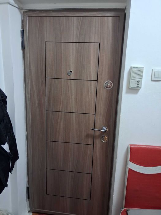 Vand apartament Aninoasa 2 camere