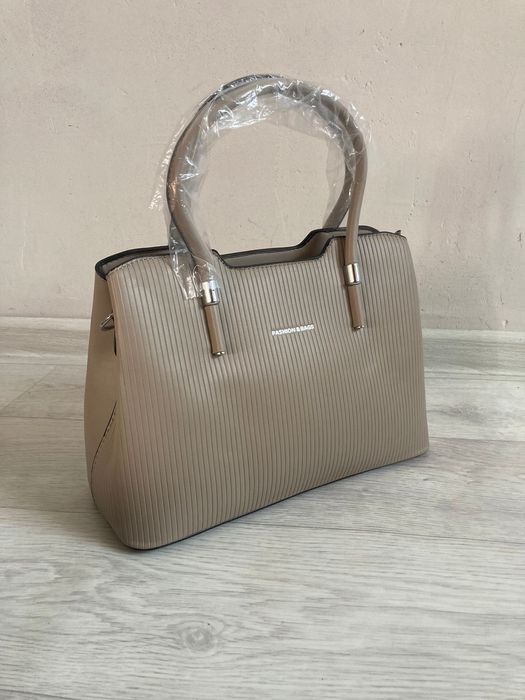 Женские сумки...