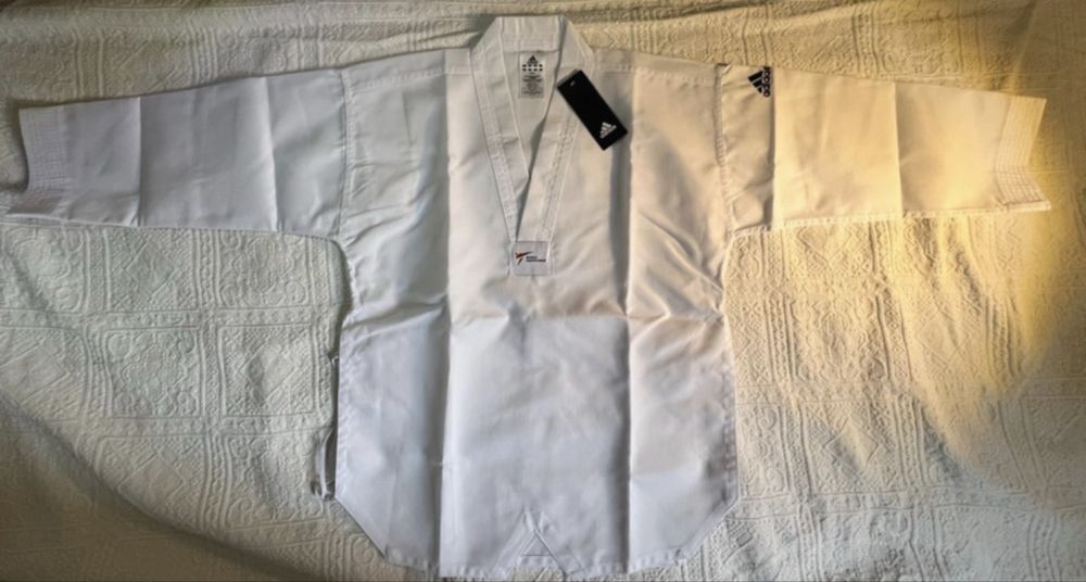 dobok(kimono) adidas adi start taekwondo wtf 150cm