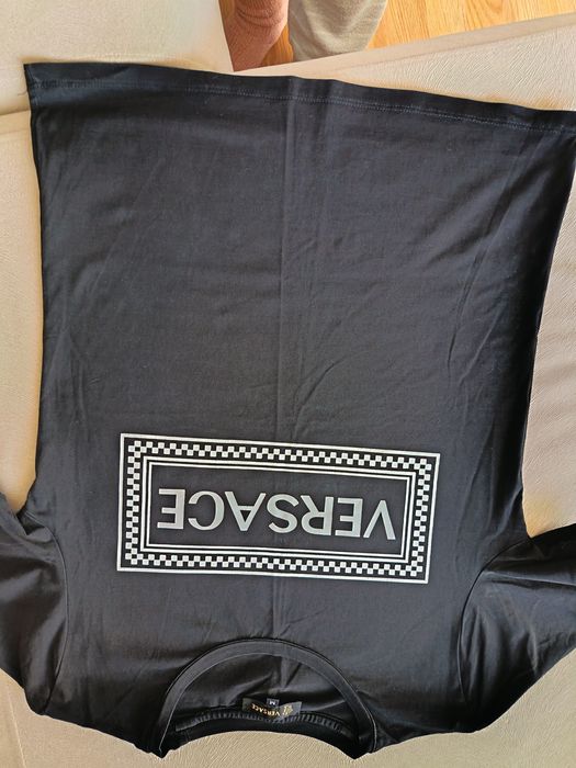 Vând tricou Versace dama