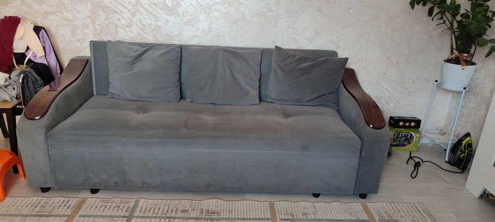 Продам отличный диван  за 20 тыс , отличный