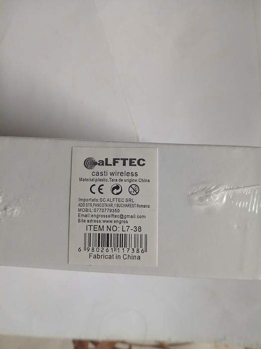 Ipad folosit si Casti Wireless noi-nouțe