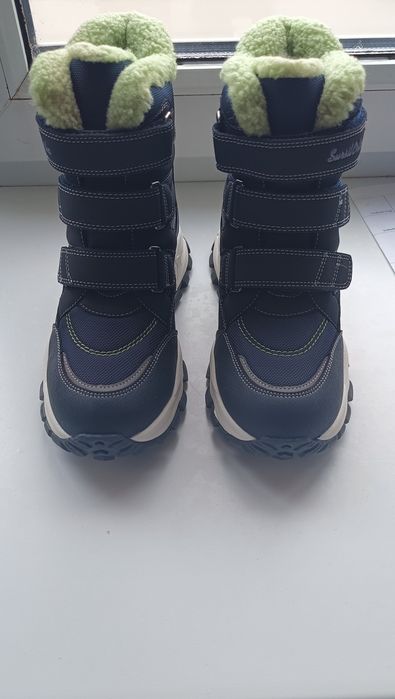 Продам новые зимние детские ботинки