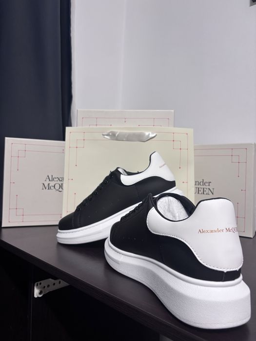 Alexander McQueen White-Black
