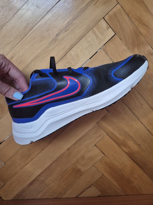 Маратонки Nike почти нови