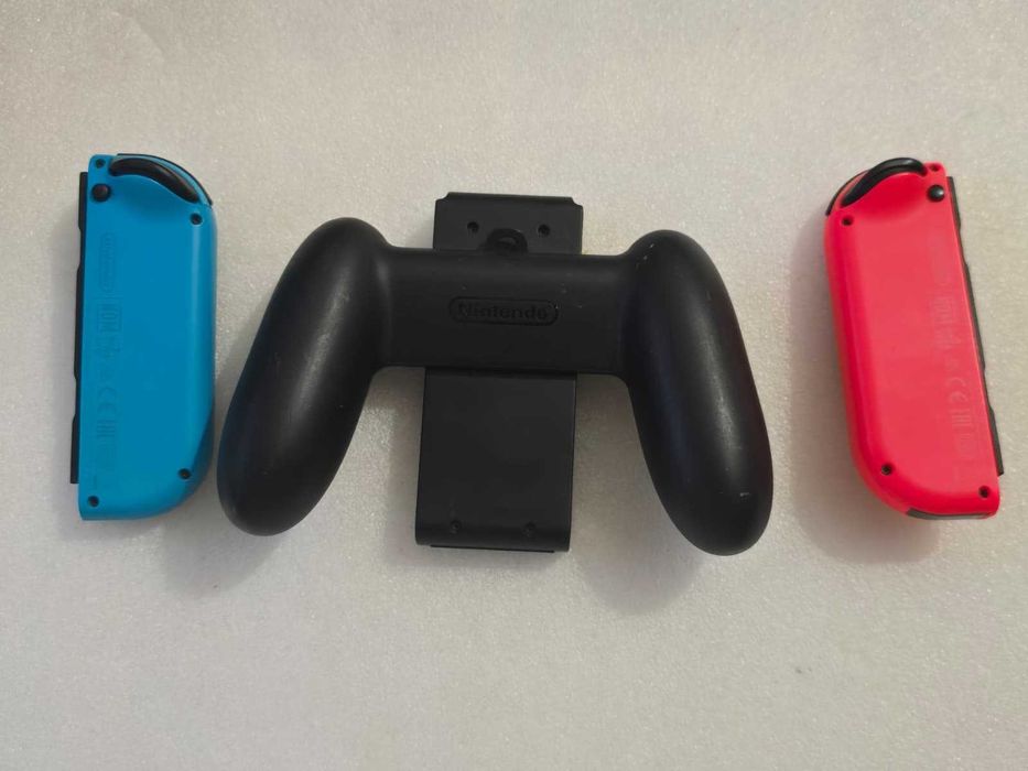 Controller Nintendo Switch Joy-Con Grip Kit (Joy-Con Albastru/Roșu Neon + Suport Grip)