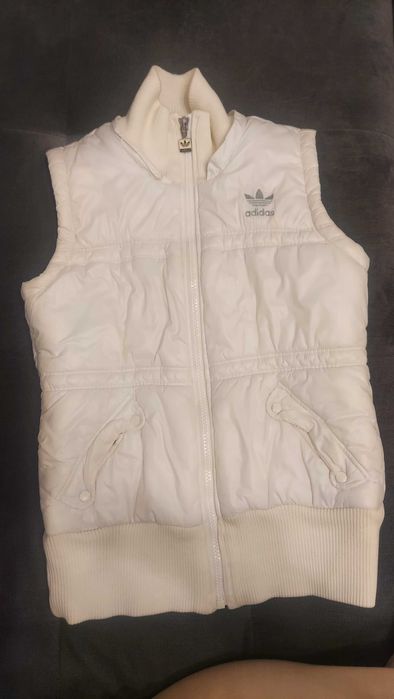 Елегантно ватирано яке Adidas Originals / Бял елек Y2K
