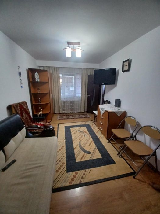Închiriez garsoniera