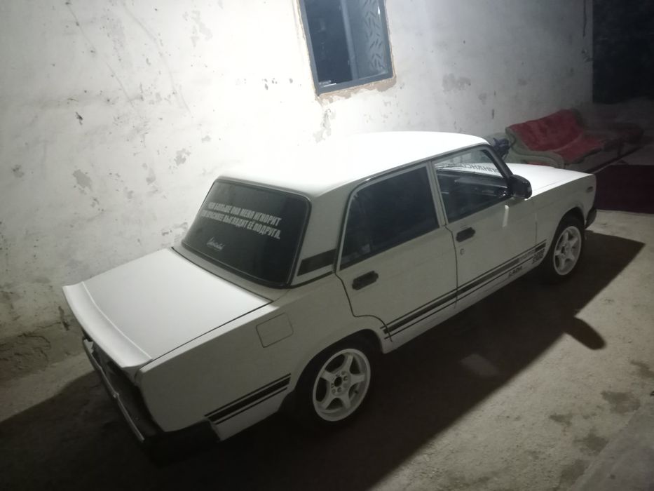 Vaz 2107 Priora  1.6 1988
