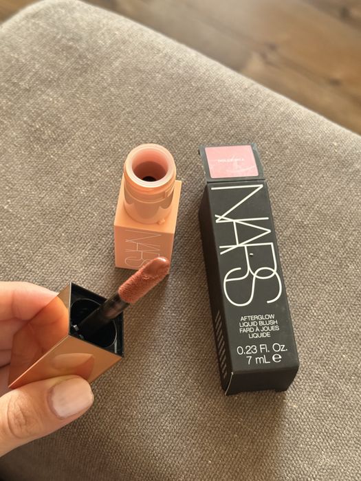 Blush lichid Nars