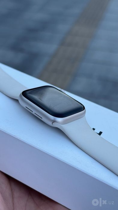 Apple Watch SE 2 Starlight