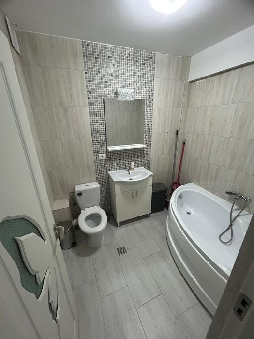 Închiriez apartament cu o camera