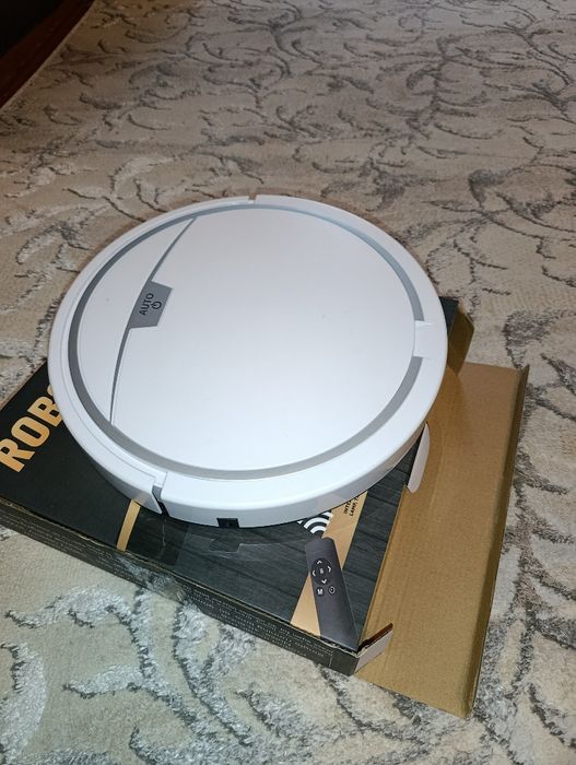 Робот пылесос новый