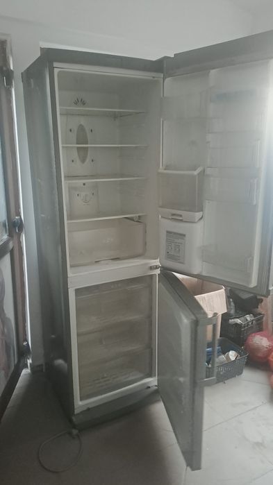 Vând  combina frigorifica
