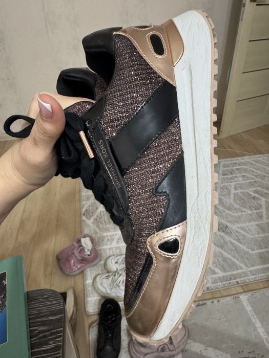 Кроссовки майкл корс