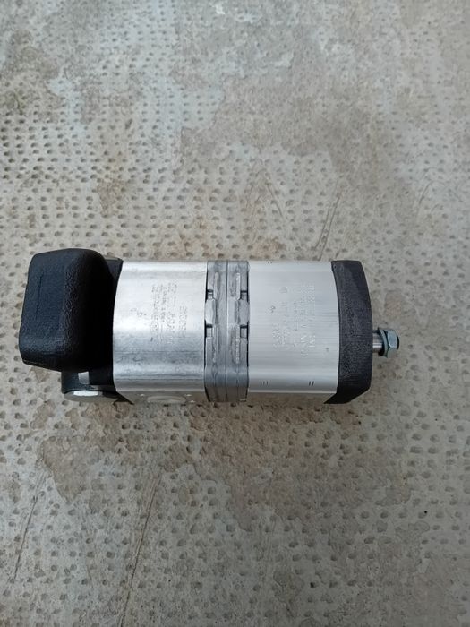Vând pompa hidraulica case
