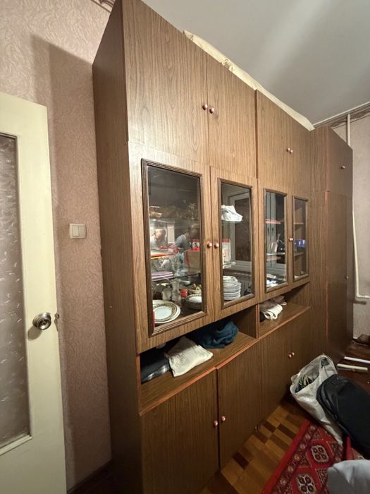 Стенка среднего размера