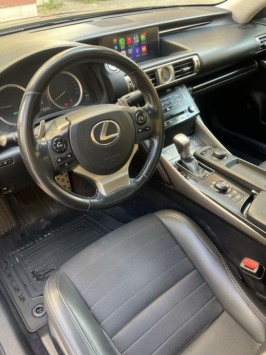 Lexus Is300h пълна сервизна история
